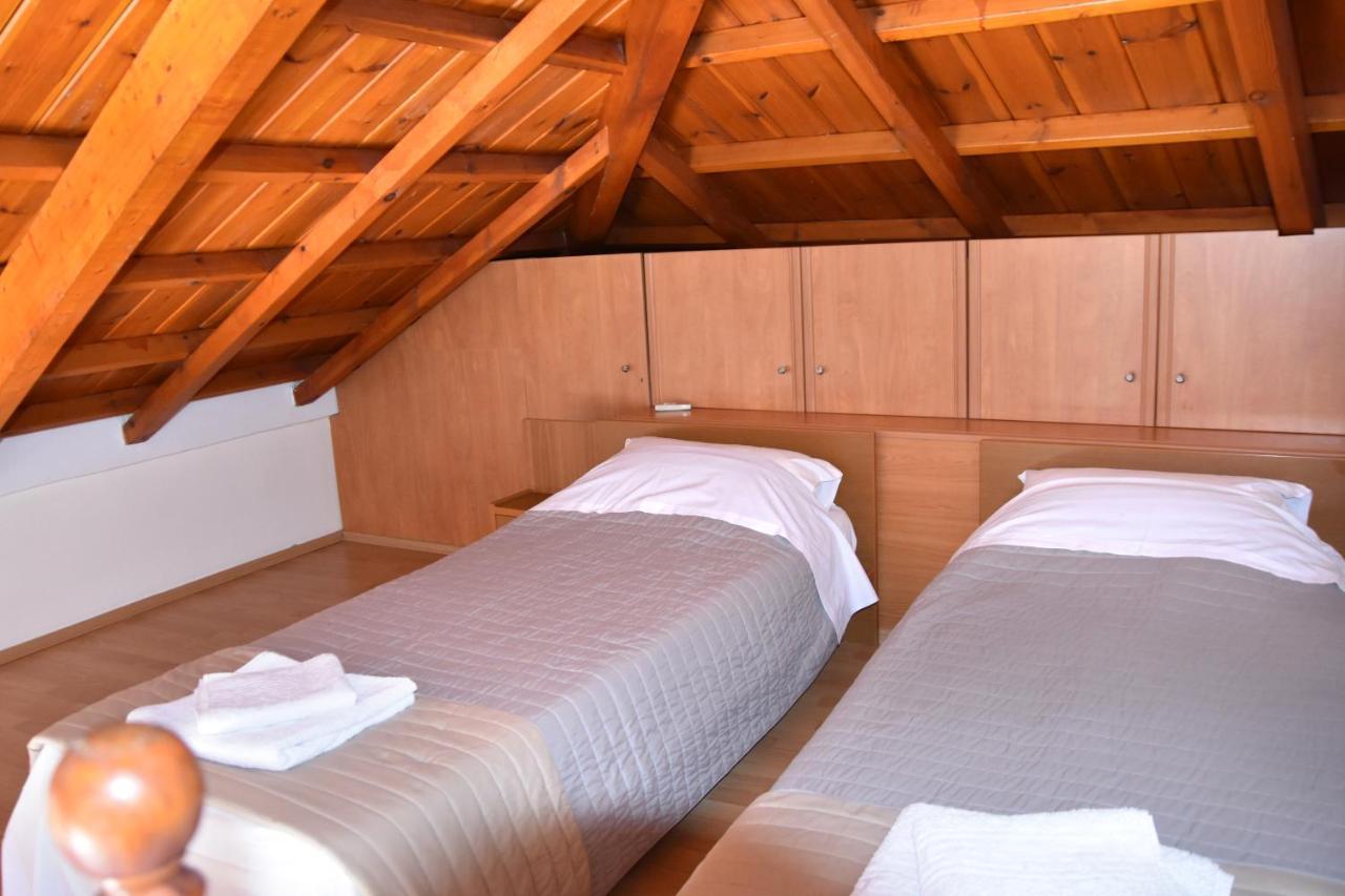 Irides Apartments Megalochori  Kültér fotó